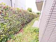 お庭スペースです。趣味やご家族団らんを楽しめそうですね。