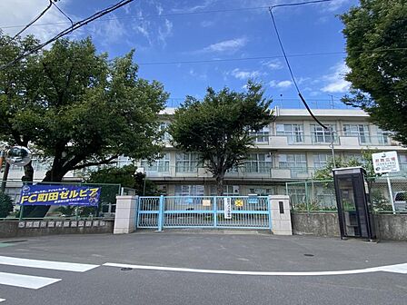 町田市立町田第五小学校まで約580m(徒歩8分)