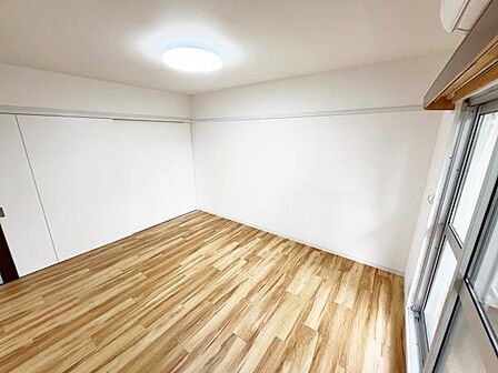 家族団らんの場所としてゆったりと居心地の良いリビングです。