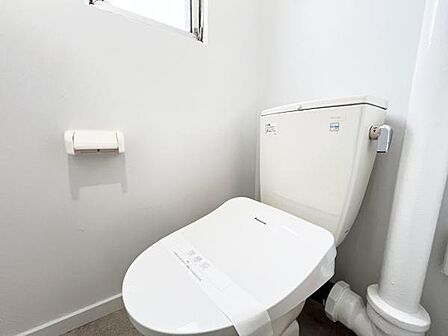 快適に使用できる温水洗浄便座付きトイレです。