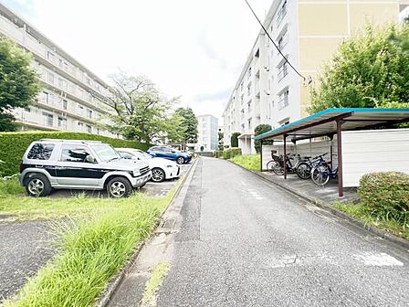 敷地内の駐車場です。