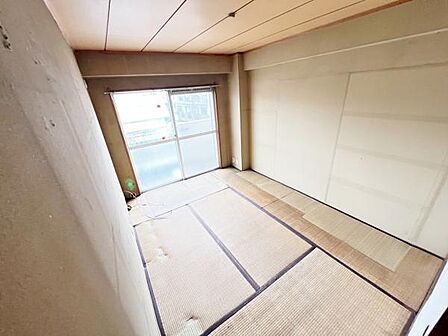 和室スペースです。畳のお部屋は寛げる空間ですね。