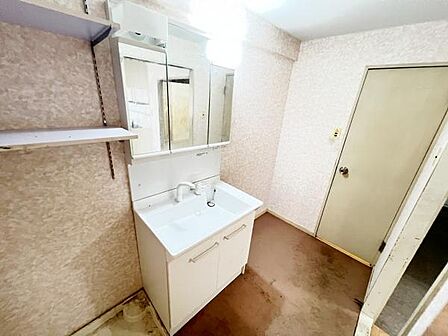 脱衣所は小さなお子様がいるご家庭にも重宝されます。