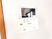 訪問者を確認できるTVモニター付きインターフォンです。