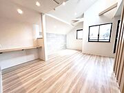 家族団らんの場所としてゆったりと居心地の良いリビングです。