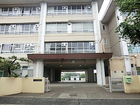 川崎市立菅中学校まで約600m（徒歩8分）