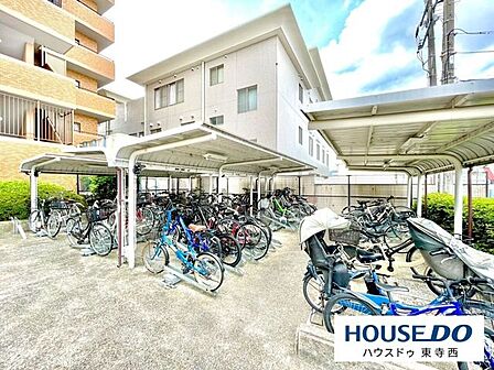 自動車も自転車も置ける安心感。通勤・通学・買い物など、日々の移動手段を自由に選択できる利便性があります。