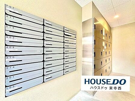 メールボックスもきれいに整えられ、共用部分まで丁寧に管理されている印象です。