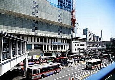 渋谷駅(JR 山手線) 徒歩11分。 850m