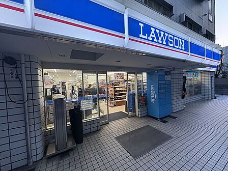 ローソン渋谷鶯谷町店 徒歩3分。 240m