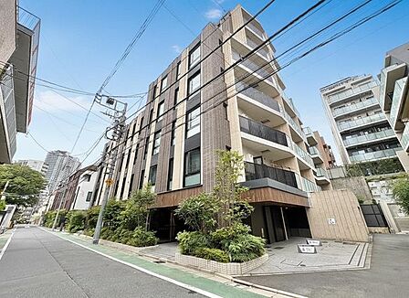 凛とした佇まいであなただけのお住まい。お友達などが遊びに来た時も自慢をしたくなる邸宅を創り出す外観デザインです。