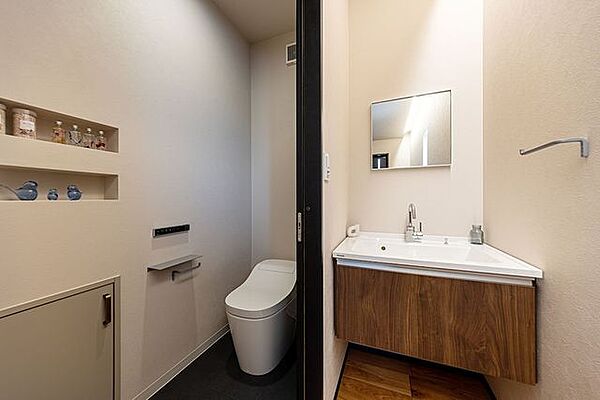 トイレを拡大表示