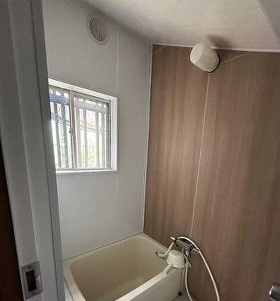 浴室を拡大表示
