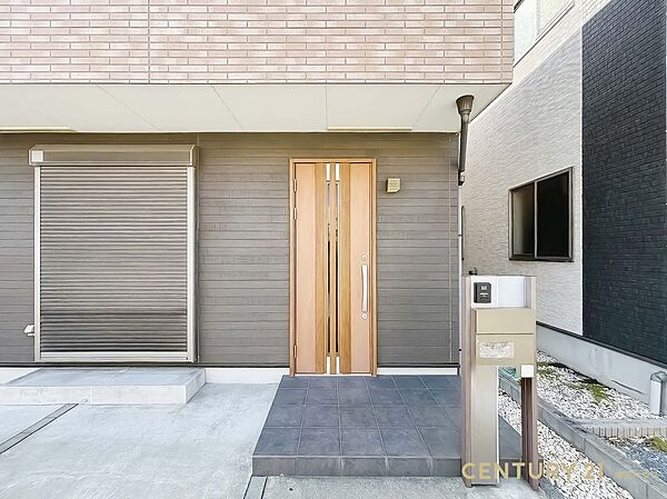玄関を拡大表示