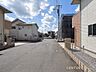 外観：【現地外観】ゆったりとした雰囲気に包まれ、家族が心地よく過ごせる住宅地