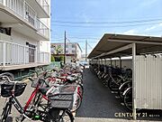 【駐車場】ゆとりある敷地で駐車もスムーズ、カーライフも快適です