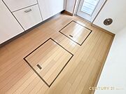 【設備】キッチン床下収納庫完備！普段使わないものをすっきり収納でき場所を有効活用できます