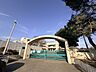 周辺：若松小学校 580m