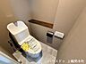 トイレ：トイレには快適な温水洗浄便座付き