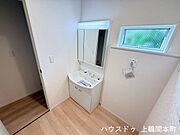 清潔感のあるデザインで、気持ちよく使える洗面空間