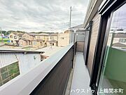 外の空気を感じながらリフレッシュできる心地よいスペース