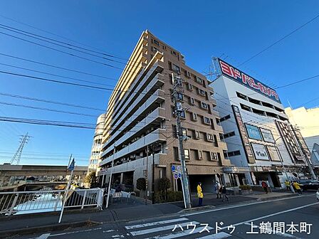 新規内装リフォーム済の中古マンション。JR町田駅徒歩1分の好立地で、通勤・通学や買い物にも大変便利です。