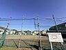 周辺：下磯部中部こどもの広場地域の子どもたちが集まる下磯部中部こどもの広場がそばに。顔見知りが自然とできる環境は、引っ越してきたばかりの家族にも心強い存在です。 420m