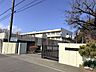 周辺：若草小学校 640m