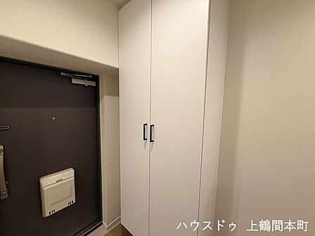 大容量のシューズボックス。