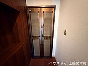 玄関の内扉付き。防犯対策にも万全です。
