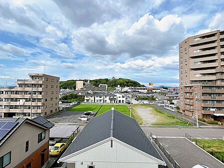 【眺望】5階からの眺望です。小牧山がよく見えます。