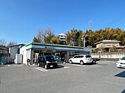 ファミリーマート 瀬戸紺屋田店様まで車3分。 1900m