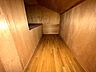収納：【リフォーム済】洗面所の小屋裏収納です。段使わないものは小屋裏収納に入れてお部屋もスッキリ。