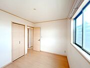 【3階納戸】クローゼットがございます。