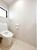 トイレ：【リフォーム中】2階トイレ。トイレは新品に交換いたしました。おうちにトイレが2つあれば、順番待ちのイライラも解消ですね。