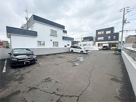 【駐車場】
