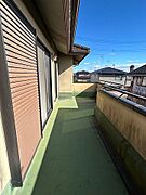 南向きの日当たりのよいバルコニーです
