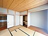 和室：【リフォーム中】2階6帖和室です。クリーニングを行います。押入れがあるので布団や季節ものも仕舞っておけます。