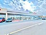 周辺：ヨークベニマル名取愛島店様まで徒歩13分、車で3分。生鮮食品や日用品が揃っており、毎日のお買い物に便利ですね。 1020m