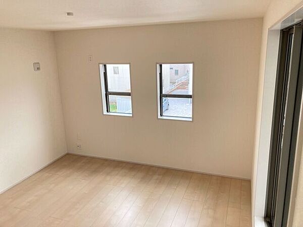 洋室を拡大表示