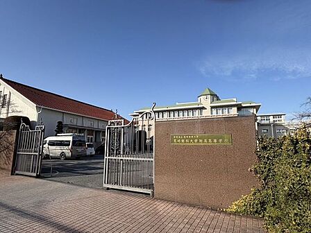 高崎商科大学付属高等学校 590m