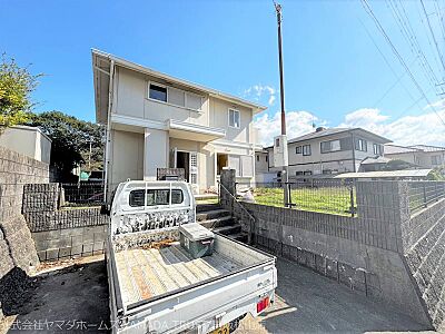 外観:【リフォーム中】土地面積:241.02m2(72.90坪)普通車1台・軽1台駐車可能。※カーポートは撤去予定。 外観:【リフォーム中】土地面積:241.02m2(72.90坪)普通車1台・軽1台駐車可能。※カーポートは撤去予定。