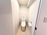 トイレ：【リフォーム済】トイレ写真です。TOTO製のウォシュレット付きに新品交換済です。