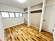 1階洋室♪オープンクローゼット付です♪1階の居室はあると便利♪
