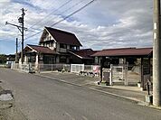 ぐみの木ほいくえんぐみの木ほいくえんは、保護者と職員が協力し、保育や運営に共に携わる「みんなでつどう大きなおうち」＊＊です。保護者とともに納得のいく子育て環境を創り上げます。 580m