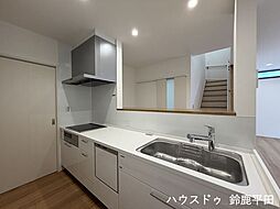 鈴鹿市稲生塩屋2丁目：キッチン