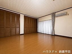 亀山市田村町:洋室