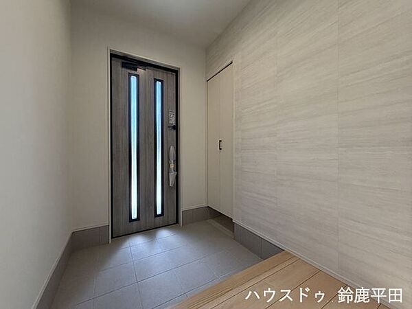 玄関を拡大表示