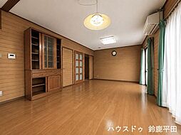 鈴鹿市野町西3丁目:リビング