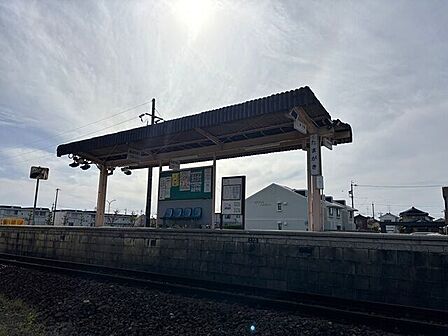 玉垣駅伊勢鉄道伊勢線の駅。周辺は公園やスポーツ施設が充実しており、自然も感じられる住宅地です。 700m